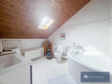 Immeuble a vendre Ferney-Voltaire 01210 Ain 124 m2  609000 euros