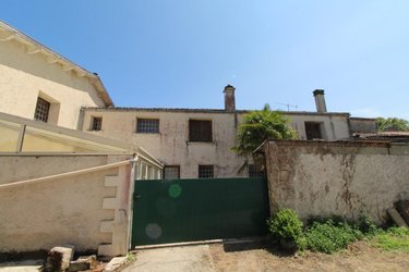 Maison a vendre Le Douhet 17100 Charente-Maritime 398 m2 15 pièces 120000 euros