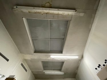 Fonds et murs commerciaux a vendre Locminé 56500 Morbihan 290 m2  230080 euros