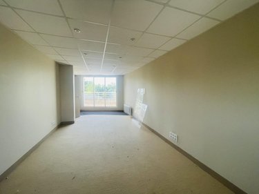 Location fonds et murs commerciaux Saint-Philbert-de-Grand-Lieu 44310 Loire-Atlantique 127 m2  1300 euros
