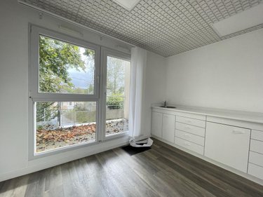 Fonds et murs commerciaux a vendre Locminé 56500 Morbihan 318 m2  411380 euros