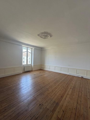 Fonds et murs commerciaux a vendre Angers 49000 Maine-et-Loire 373 m2  1467200 euros