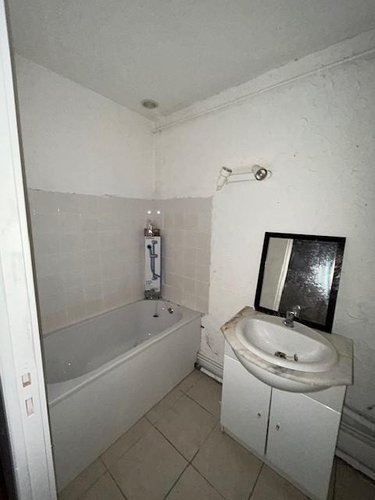 Appartement a vendre Thiers 63300 Puy-de-Dôme 77 m2 4 pièces 37000 euros