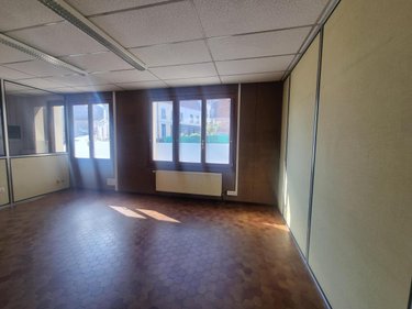 Location fonds et murs commerciaux Fauquembergues 62560 Pas-de-Calais 190 m2  850 euros