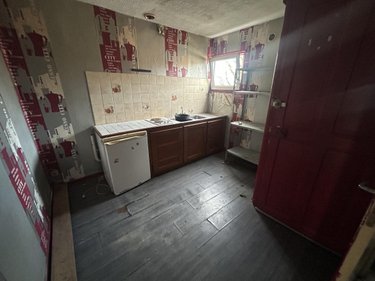 Fonds et murs commerciaux a vendre Cambrai 59400 Nord 202 m2  225300 euros