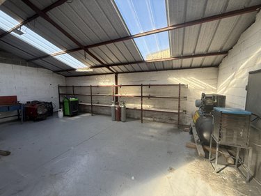 Garage et parking a vendre Doullens 80600 Somme 770 m2  239200 euros