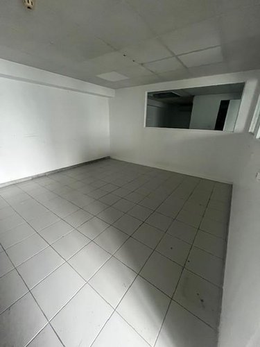 Fonds et murs commerciaux a vendre Fort-de-France 97200 Martinique 275 m2  525000 euros