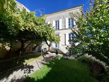 Maison a vendre Saintes 17100 Charente-Maritime 92 m2 4 pièces 236070 euros