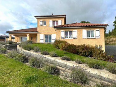 Maison a vendre Saint-Flour 15100 Cantal 168 m2  495000 euros