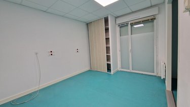 Fonds et murs commerciaux a vendre Morlaix 29600 Finistère 188 m2  292200 euros
