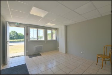 Fonds et murs commerciaux a vendre L'Hermitage 35590 Ille-et-Vilaine 85 m2  140000 euros