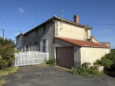 Maison a vendre Cholet 49300 Maine-et-Loire 222 m2 9 pièces 193880 euros