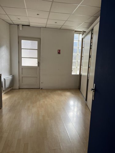 Location fonds et murs commerciaux Hénin-Beaumont 62110 Pas-de-Calais 93 m2  900 euros