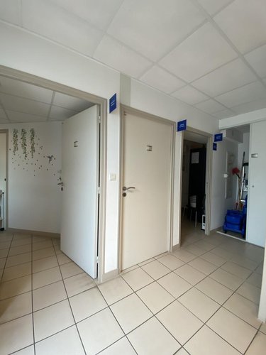 Location fonds et murs commerciaux Saint-Philbert-de-Grand-Lieu 44310 Loire-Atlantique 147 m2  2300 euros