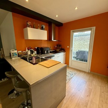 Location fonds et murs commerciaux Mont-Saint-Aignan 76130 Seine-Maritime 156 m2  2300 euros