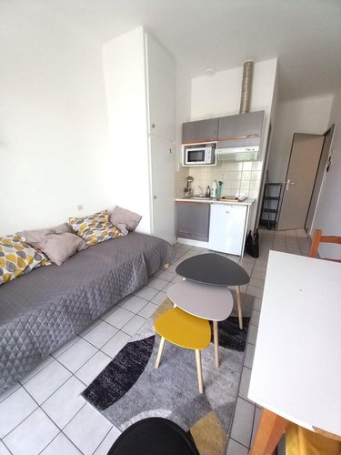 Location appartement Saint-Chély-d'Apcher 48200 Lozère 17 m2  270 euros