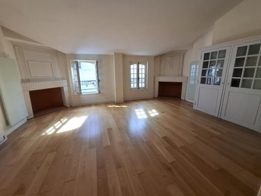 Immeuble a vendre Saintes 17100 Charente-Maritime 332 m2  462000 euros