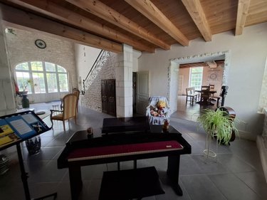 Maison a vendre Saintes 17100 Charente-Maritime 405 m2 11 pièces 500000 euros