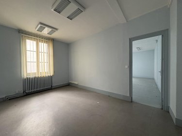 Fonds et murs commerciaux a vendre Laon 02000 Aisne 113 m2  119000 euros