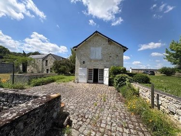 Maison a vendre Artannes-sur-Thouet 49260 Maine-et-Loire 320 m2 9 pièces 350000 euros
