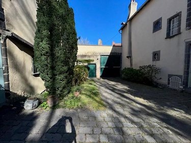 Viager maison Riom 63200 Puy-de-Dôme 320 m2 14 pièces 477750 euros