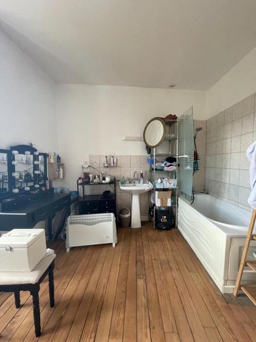 Immeuble a vendre Montfort-le-Gesnois 72450 Sarthe 195 m2  157100 euros