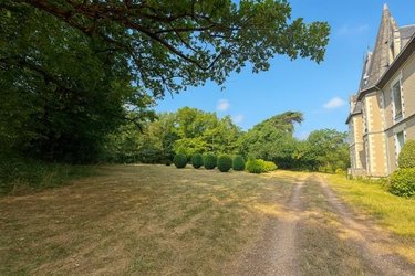 Maison a vendre Longuenée-en-Anjou 49770 Maine-et-Loire 520 m2 18 pièces 1090000 euros