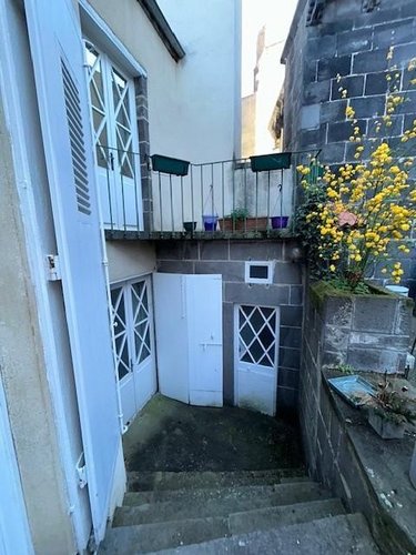 Viager maison Riom 63200 Puy-de-Dôme 320 m2 14 pièces 477750 euros