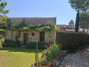 Maison a vendre Saintes 17100 Charente-Maritime 350 m2 13 pièces 1040000 euros