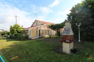 Maison a vendre Saintes 17100 Charente-Maritime 151 m2 8 pièces 209840 euros