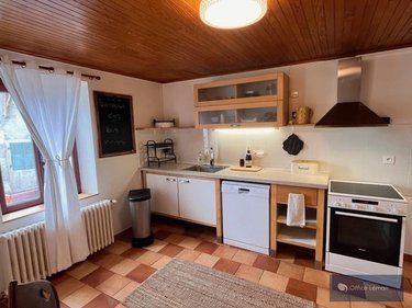 Immeuble a vendre Challex 01630 Ain 140 m2  584000 euros