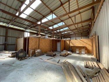Fonds et murs commerciaux a vendre Saint-Jean-de-Liversay 17170 Charente-Maritime 4000 m2  3090000 euros