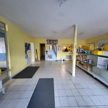 Fonds et murs commerciaux a vendre Châteauneuf-du-Faou 29520 Finistère 1673 m2  339200 euros