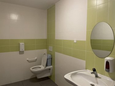 Fonds et murs commerciaux a vendre Loudéac 22600 Côtes-d'Armor 157 m2  74500 euros