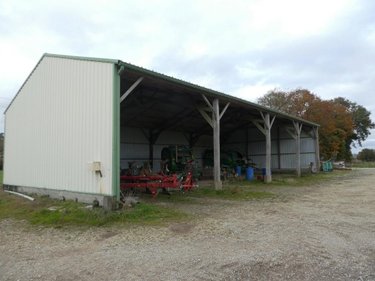 Divers a vendre Séglien 56160 Morbihan 900 m2  137100 euros