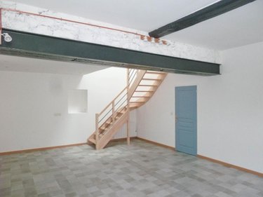 Location appartement Montsûrs 53150 Mayenne 94 m2  550 euros