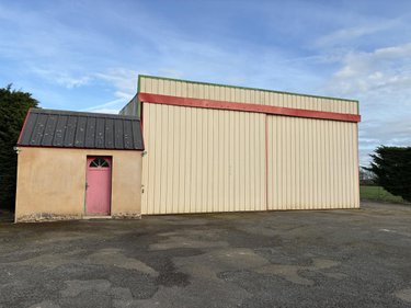 Garage et parking a vendre Soulgé-sur-Ouette 53210 Mayenne 240 m2  166400 euros