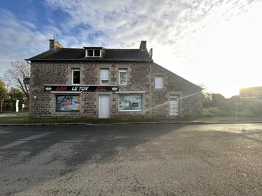 Immeuble a vendre Yffiniac 22120 Côtes-d'Armor 280 m2  143100 euros