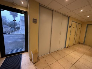 Fonds et murs commerciaux a vendre Vannes 56000 Morbihan 88 m2  288050 euros