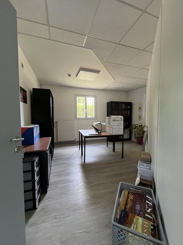 Fonds et murs commerciaux a vendre Laon 02000 Aisne 860 m2  1050000 euros