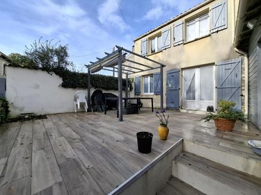 Maison a vendre Saintes 17100 Charente-Maritime 104 m2 6 pièces 204594 euros