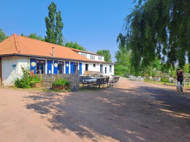 Fonds et murs commerciaux a vendre Ardres 62610 Pas-de-Calais 100 m2  693548 euros