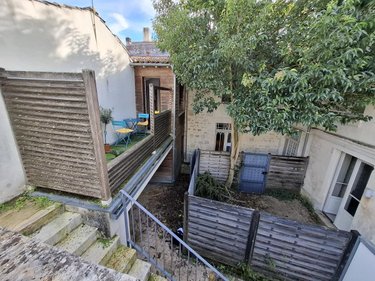 Immeuble a vendre Saintes 17100 Charente-Maritime 332 m2  462000 euros