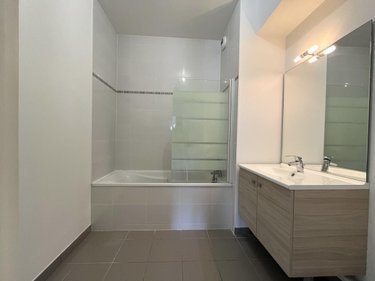 Location appartement Bezannes 51430 Marne 74 m2 3 pièces 976 euros