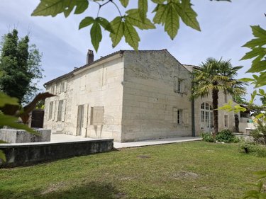 Maison a vendre Saintes 17100 Charente-Maritime 405 m2 11 pièces 500000 euros