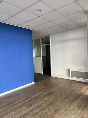 Location fonds et murs commerciaux Hénin-Beaumont 62110 Pas-de-Calais 93 m2  900 euros