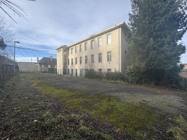 Immeuble a vendre Laon 02000 Aisne 1900 m2  480000 euros