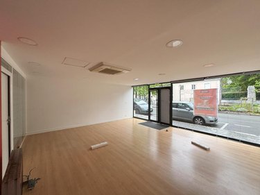 Location fonds et murs commerciaux Laval 53000 Mayenne 70 m2  1200 euros
