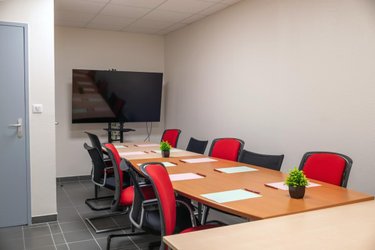 Fonds et murs commerciaux a vendre Auxerre 89000 Yonne 865 m2  499000 euros