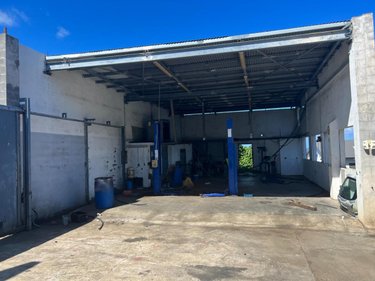 Fonds et murs commerciaux a vendre Saint-Pierre 97250 Martinique 130 m2  395000 euros